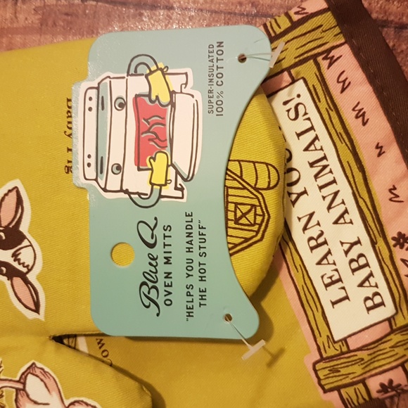 Blue Q NWT oven mitts - Picture 2 of 4